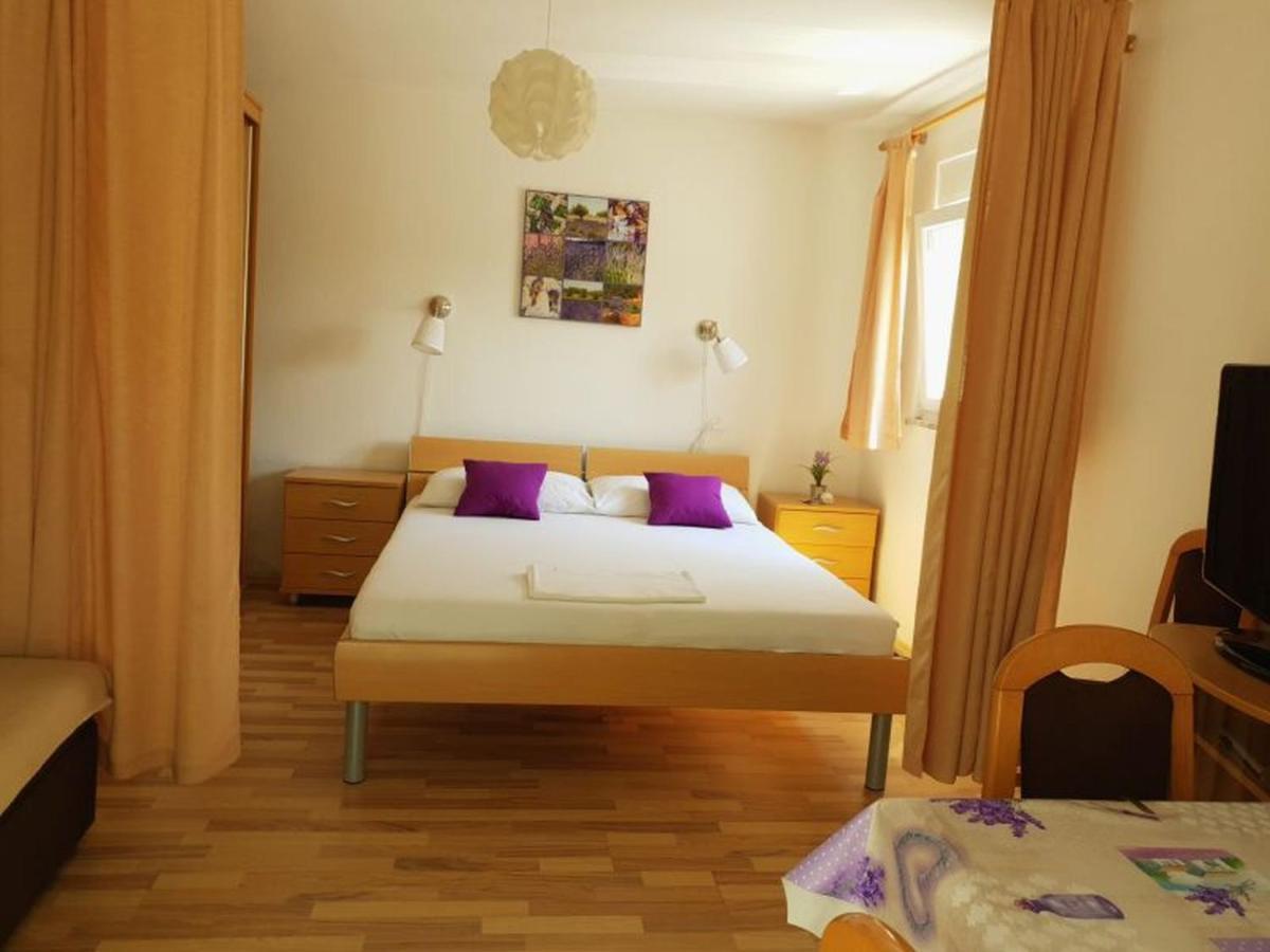 Apartments Andelic Sveti Filip i Jakov Extérieur photo