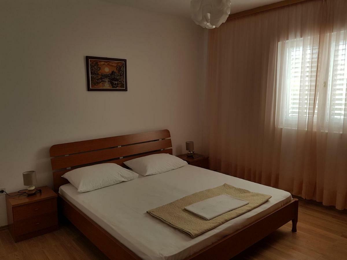 Apartments Andelic Sveti Filip i Jakov Extérieur photo
