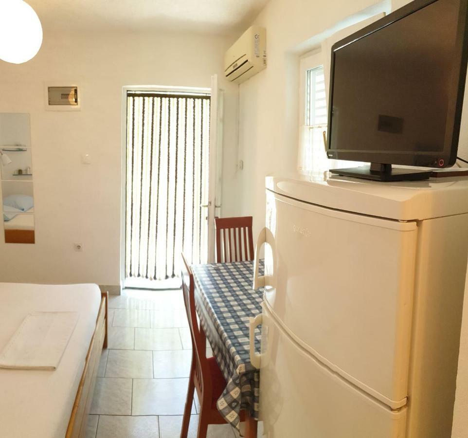 Apartments Andelic Sveti Filip i Jakov Extérieur photo