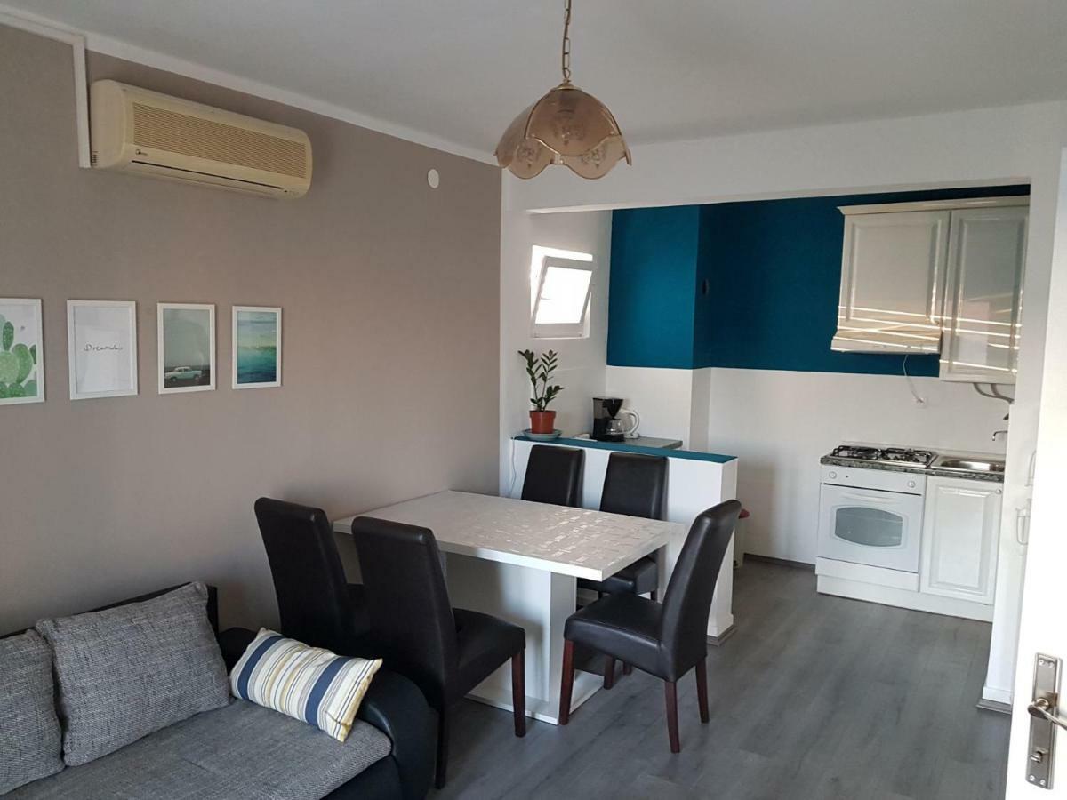 Apartments Andelic Sveti Filip i Jakov Extérieur photo