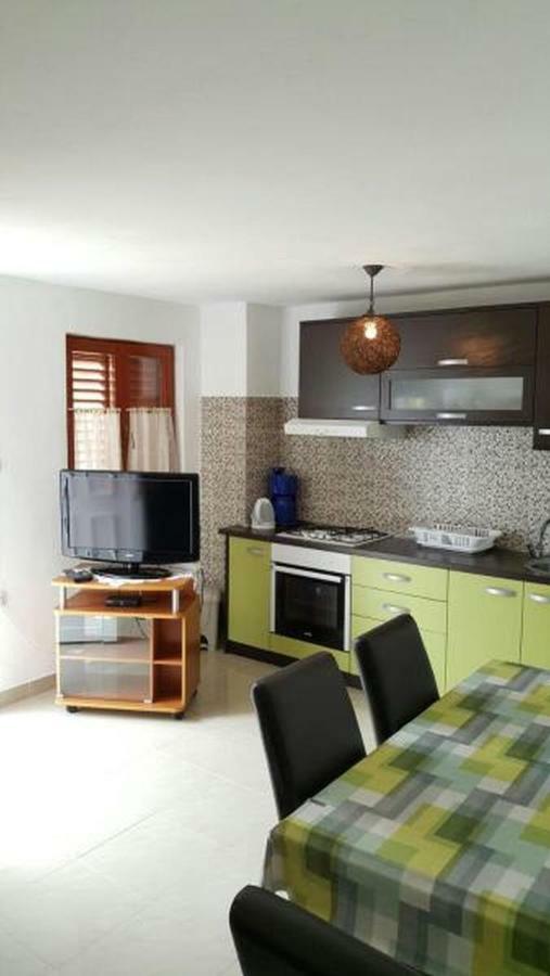 Apartments Andelic Sveti Filip i Jakov Extérieur photo